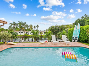Sunshine Retreat I Waterfront I Pool I Paddle Boards I Bikes